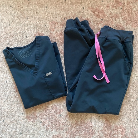 Figs Tops - Figs Scrub Set in Night Sky Black/Gray, Size Medium, Catarina & Zamora